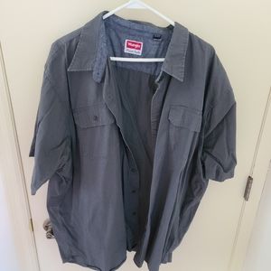 Wrangler Button down short sleeve shirt